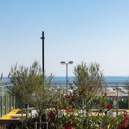 Trilocale Longarone 3 Apartamento Rimini